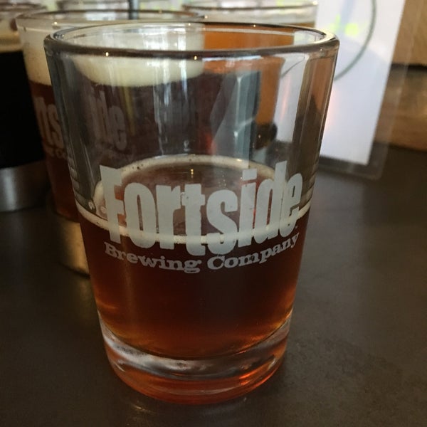 Foto diambil di Fortside Brewing Company oleh Michael O. pada 9/18/2016