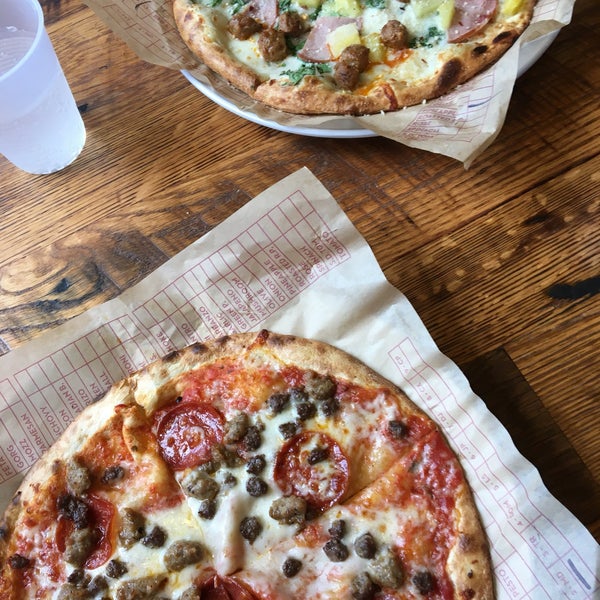 Foto tirada no(a) Mod Pizza por Michael O. em 4/6/2017