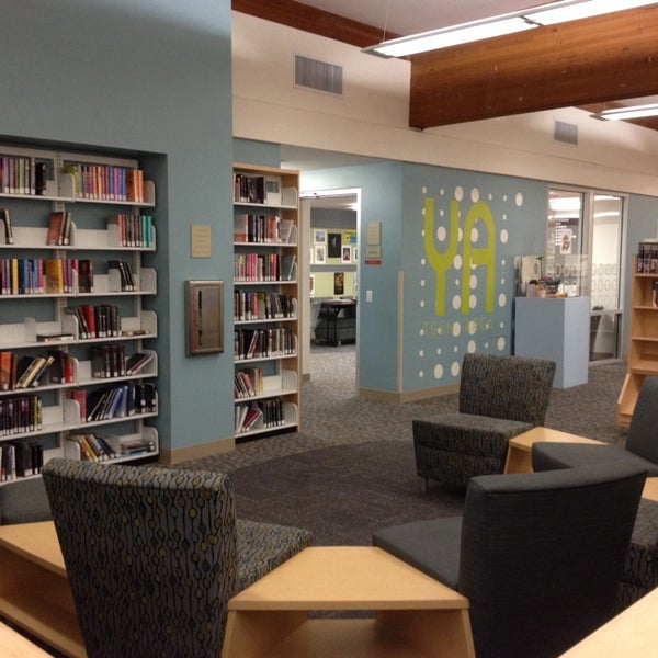 6/9/2014 tarihinde Shirley K.ziyaretçi tarafından Fullerton Public Library - Main Branch'de çekilen fotoğraf