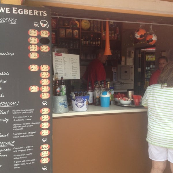 รูปภาพถ่ายที่ Douwe Egberts Cafe โดย Nadia B. เมื่อ 6/3/2014