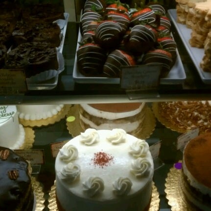 Foto diambil di Eli&#39;s Cheesecake Company oleh Nancy L. pada 11/17/2012