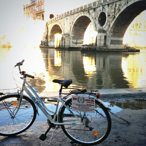 1/30/2014 tarihinde Roma rent bike - bike rental &amp; bike toursziyaretçi tarafından Roma rent bike - bike rental &amp; bike tours'de çekilen fotoğraf