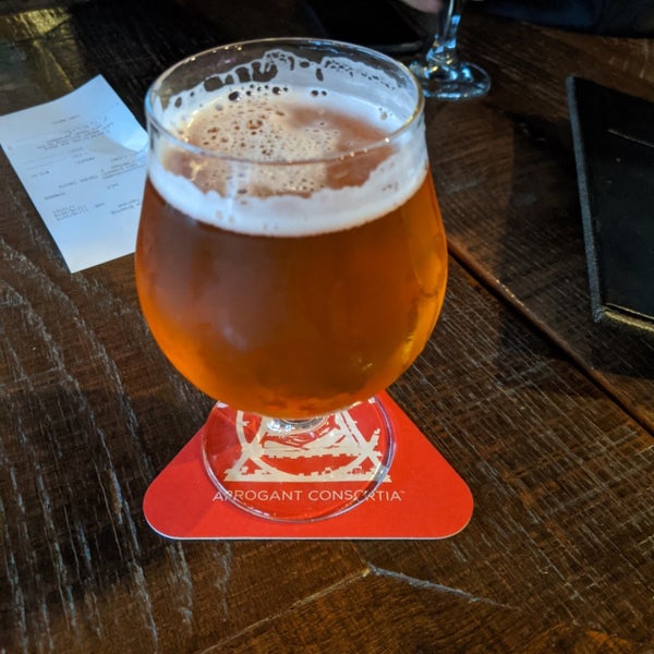 Photo taken at Stone Brewing Tap Room by CS_Toku on 11/19/2019