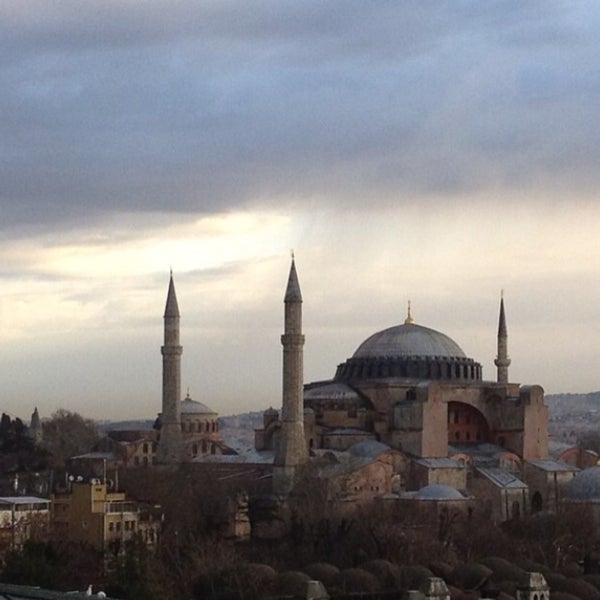 Foto tirada no(a) Lady Diana Hotel Istanbul por Maram em 12/4/2014