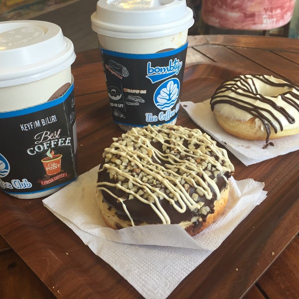 9/30/2015 tarihinde Dilara S.ziyaretçi tarafından DOSPRESSO Bombty Coffee &amp; Donut'de çekilen fotoğraf