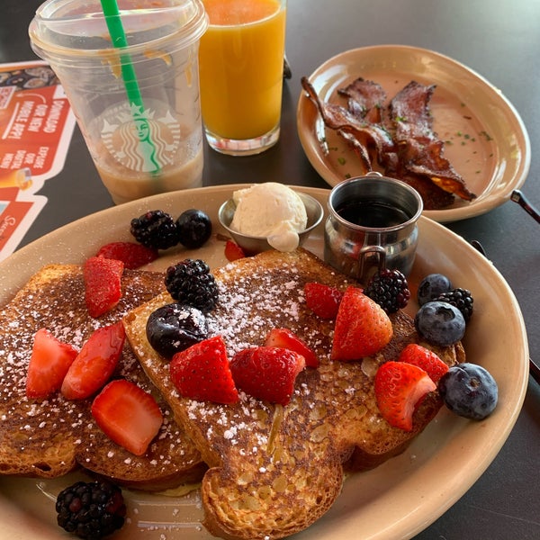 I love coming for breakfast. The mimosas and french toast are delicious. This is not “fast food”. This is good for you food fast. I wish I lived here to enjoy this restaurant weekly.