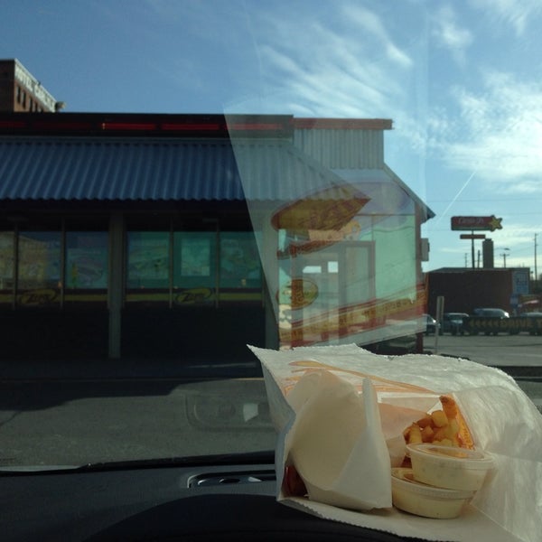 Zip's Drive In Burger Joint in Spokane