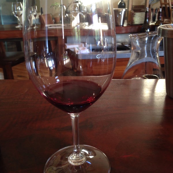 Foto tirada no(a) Priest Ranch Wines por ELEUTERIA L. em 5/4/2015