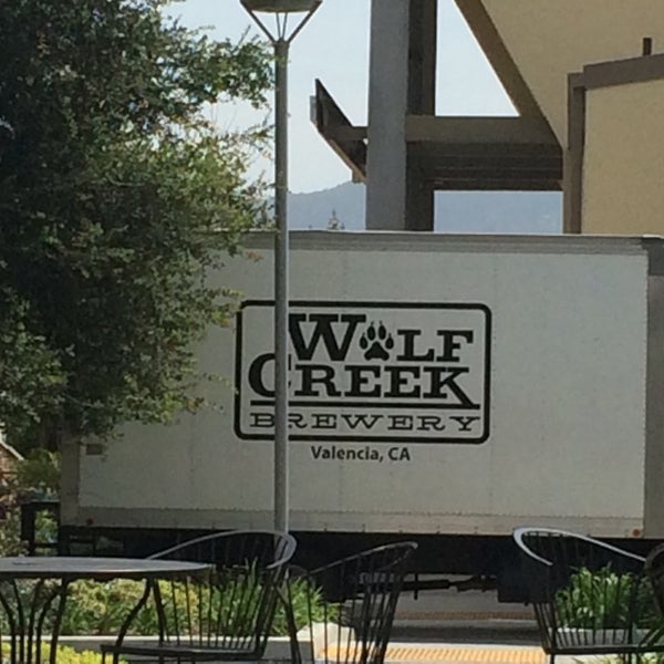 Photo taken at Wolf Creek Restaurant &amp; Brewing Co. by Mike D. on 3/28/2014