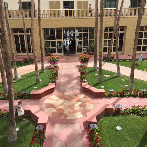 Photo prise au Tempe Mission Palms Hotel and Conference Center par Mohammed A. le4/5/2015