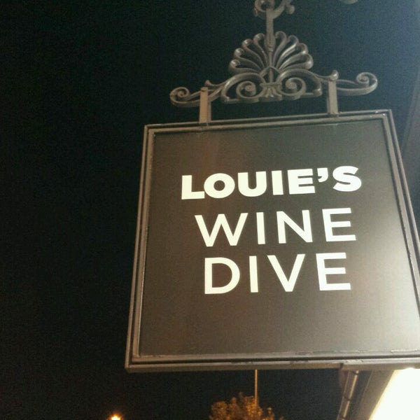 11/6/2016에 hm h.님이 Louie&#39;s Wine Dive에서 찍은 사진