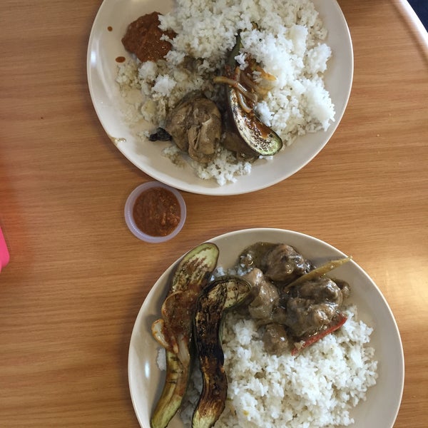 Photos At Dapur Nur Adelia Halal Restaurant Photo Taken At Dapur Nur Adelia By Reko H On 8 1 2017