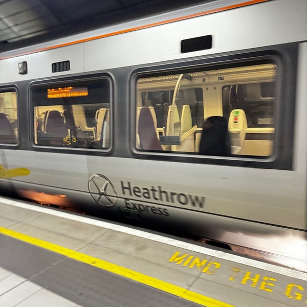 Heathrow Terminals 2 & 3 Railway Station (HXX) 10423 ziyaretçidan 23