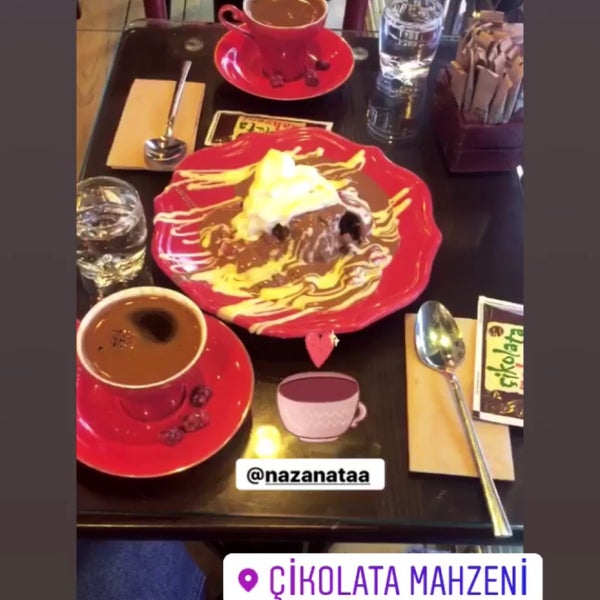 Photo taken at Çikolata Mahzeni by Gjllön H. on 8/9/2019
