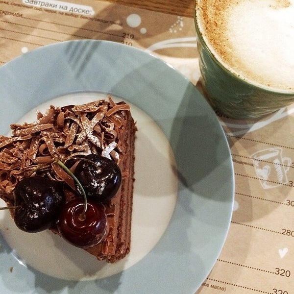 8/17/2014 tarihinde Витя M.ziyaretçi tarafından Cake &amp; Coffee'de çekilen fotoğraf