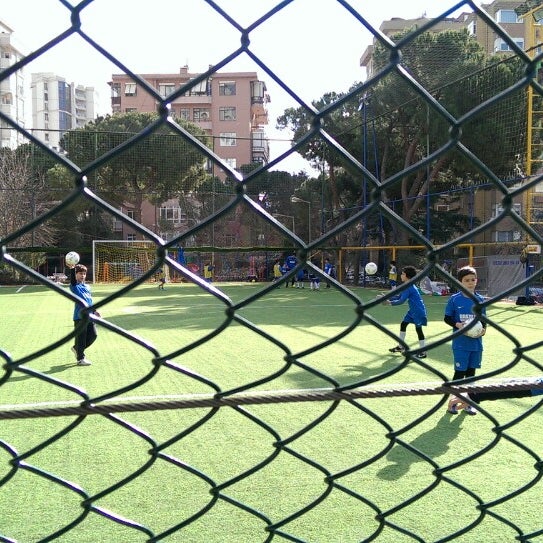 2/9/2014にBirol T.がBrazilian Soccer Schools - Brezilyalı Gibi Oynaで撮った写真
