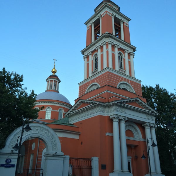 Храм Троицы Живоначальной на улице Дмитриевского