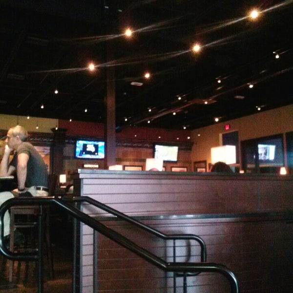 Foto diambil di BJ&#39;s Restaurant &amp; Brewhouse oleh David W. pada 9/11/2013