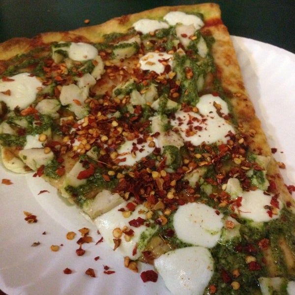 Das Foto wurde bei Bibo&#39;s NY Pizza von Melissa D. am 8/18/2013 aufgenommen