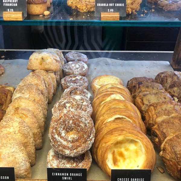 Foto scattata a La Boulangerie de San Francisco da Melissa D. il 4/28/2019