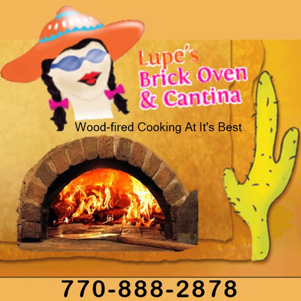 รูปภาพถ่ายที่ Lupes Brick Oven &amp; Cantina โดย Lupes Brick Oven &amp; Cantina เมื่อ 2/1/2014