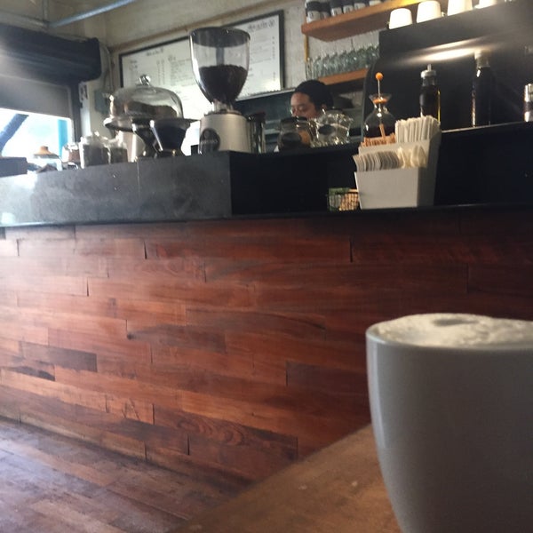9/22/2016 tarihinde Roxana A.ziyaretçi tarafından Café B'de çekilen fotoğraf