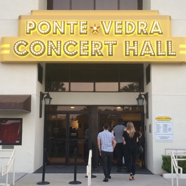 Das Foto wurde bei Ponte Vedra Concert Hall von DJ am 5/17/2014 aufgenommen