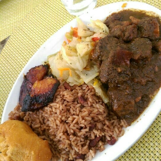 7/31/2015에 Conniechiwaaaa님이 Ackee Bamboo Jamaican Cuisine에서 찍은 사진