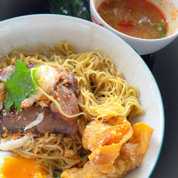 Wanton mee is good! Well tossed noodles, good sauce; not too oily or salty. Pork collar is tender. Lunch set comes with tom yum soup and choice of iced tea.
