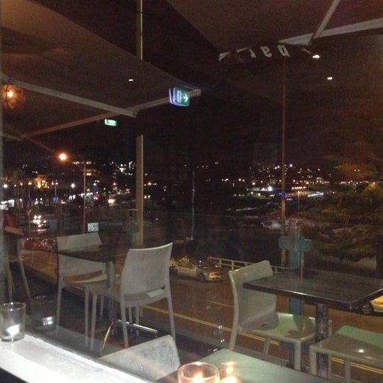 รูปภาพถ่ายที่ Bondi Social Restaurant and Bar โดย John A. เมื่อ 10/29/2012