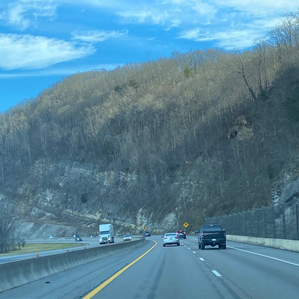 Albums 96+ Pictures I 75 Jellico Tn Rock Slide Pictures Sharp