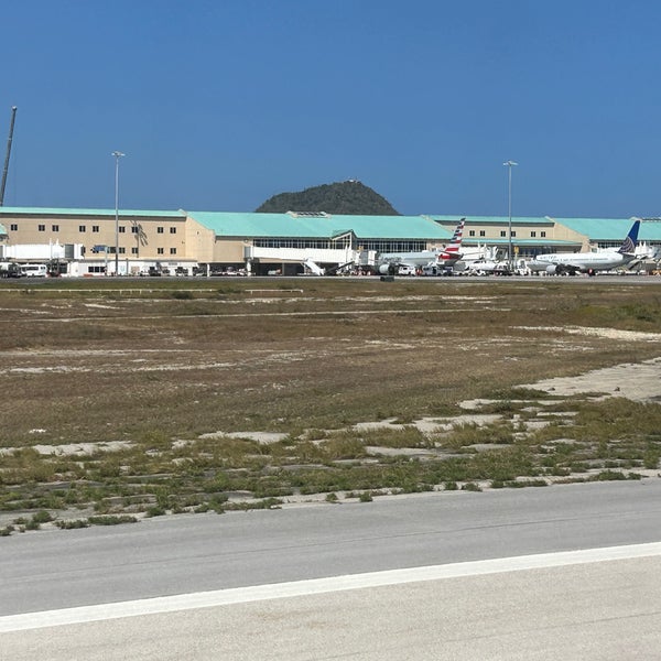 Albums 91+ Images Queen Beatrix International Airport Photos Completed