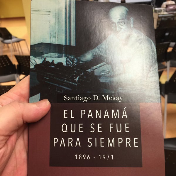 Biblioteca Nacional Ernesto J. Castillero R. Library