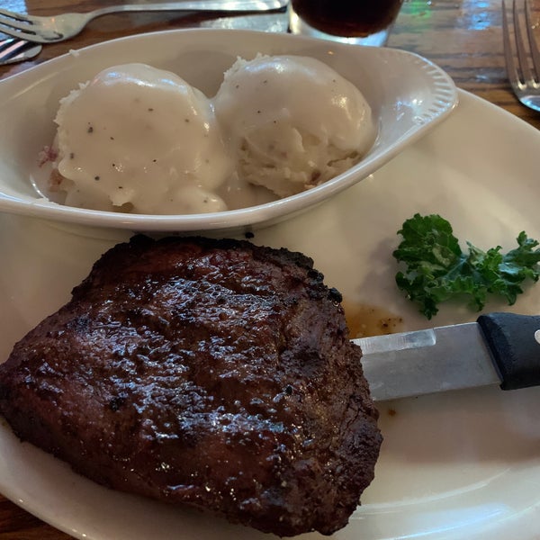 Photo taken at Riscky&#39;s Steakhouse by Roberto B. on 12/28/2019