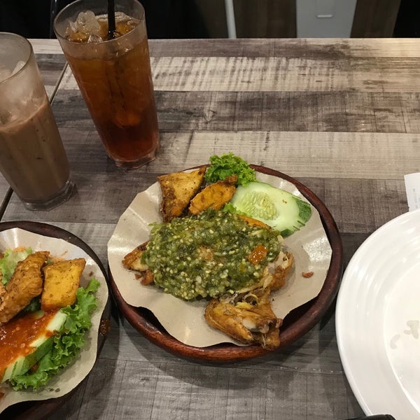 Photos At Dapur Penyet 695 Visitors Photo Taken At Dapur Penyet By Idaniel On 10 4 2018