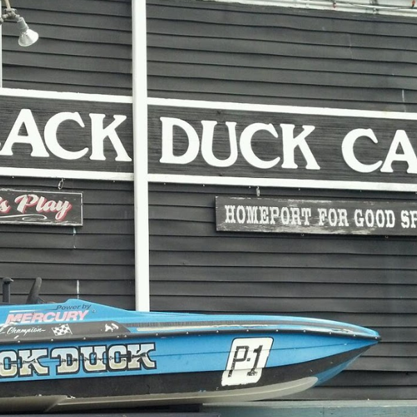 Foto diambil di Black Duck Cafe oleh Black Duck Cafe pada 2/1/2014