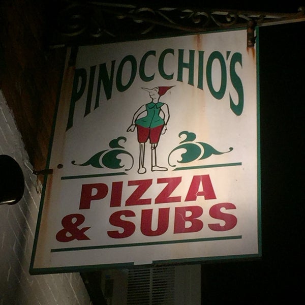 Снимок сделан в Pinocchio&#39;s Pizza &amp; Subs пользователем Tracy S. 11/19/2018