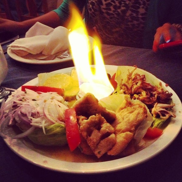 รูปภาพถ่ายที่ Restaurante Machu Picchu โดย Estibali C. เมื่อ 7/31/2013