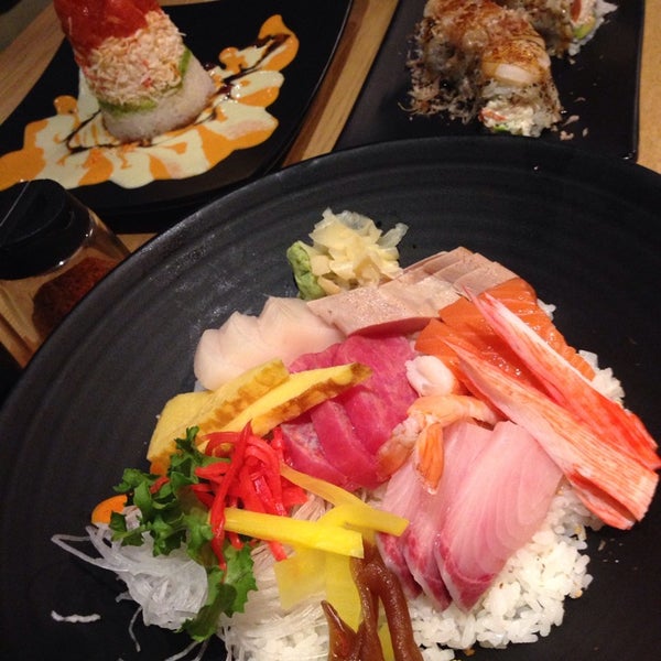 Photo taken at Sakanaya Restaurant by Lucy Y. on 8/21/2014