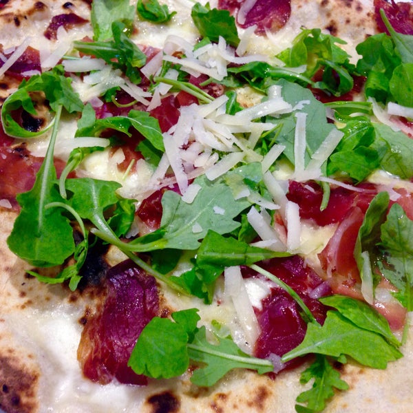 8/16/2015 tarihinde Daria C.ziyaretçi tarafından NAP Neapolitan Authentic Pizza'de çekilen fotoğraf