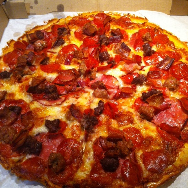 Foto tirada no(a) The Cloverleaf Pizza por Ed-Tre M. em 10/31/2014