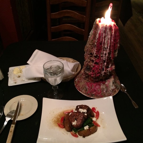 Foto tirada no(a) The Grey Moss Inn Restaurant por iPhone V. em 7/23/2015