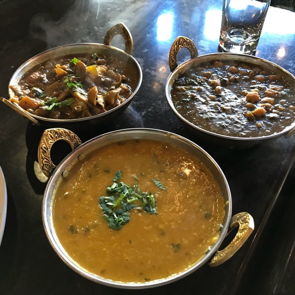 4/1/2018 tarihinde Roberto G.ziyaretçi tarafından Curry Leaf Restaurant'de çekilen fotoğraf