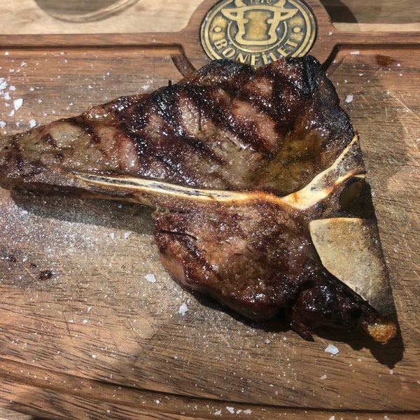 รูปภาพถ่ายที่ Bonfilet Steak House &amp; Kasap โดย OzaN G. เมื่อ 12/16/2019