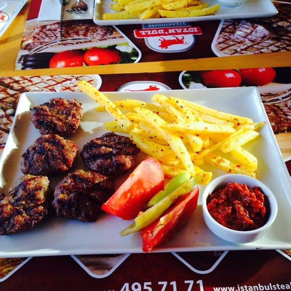 Снимок сделан в Istan&#39;bull Steakhouse пользователем Gökhan Ü. 6/29/2014