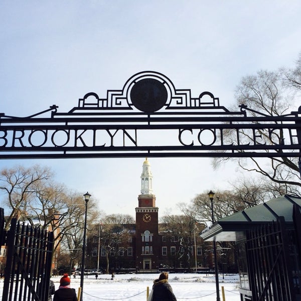 2/11/2014 tarihinde Steven T.ziyaretçi tarafından Brooklyn College Library'de çekilen fotoğraf