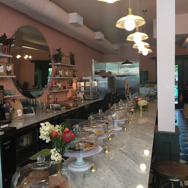 Foto tirada no(a) Petee&#39;s Cafe por India K. em 6/2/2018