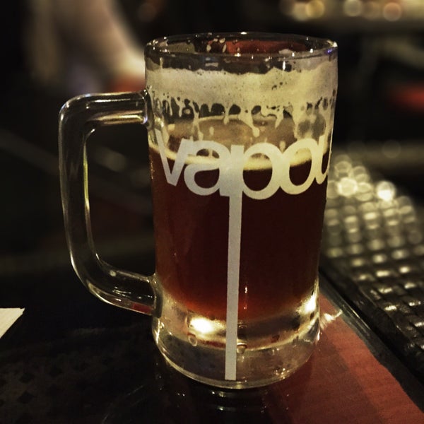 Foto tomada en Vapour - Pub and Brewery  por Murugu N. el 7/7/2015