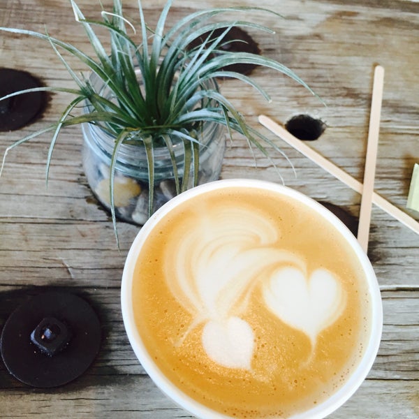 9/1/2015にLyzeth S.がLeft Hand Coffeeで撮った写真