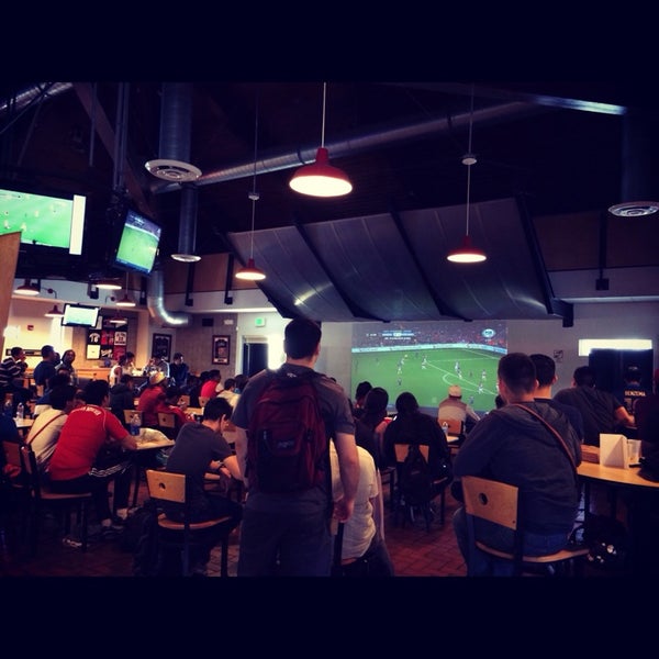 Foto tirada no(a) The Pub por Eng. Anwar em 2/19/2014